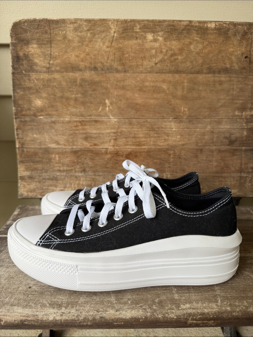 NEW Women’s Converse Black Platform Low-Top Sneakers - 9.5